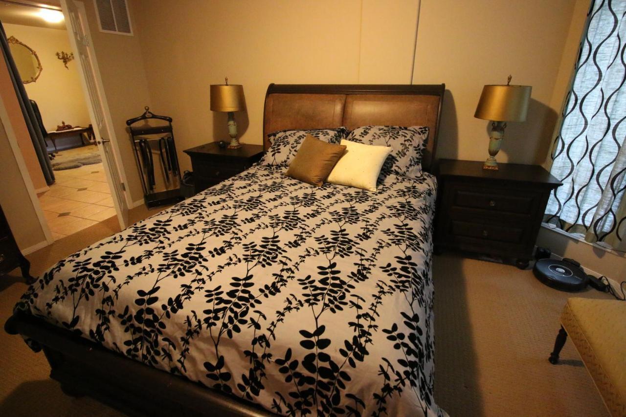 Sunset Waterfront Resort By Discover Kelowna Resort Accommodations Extérieur photo