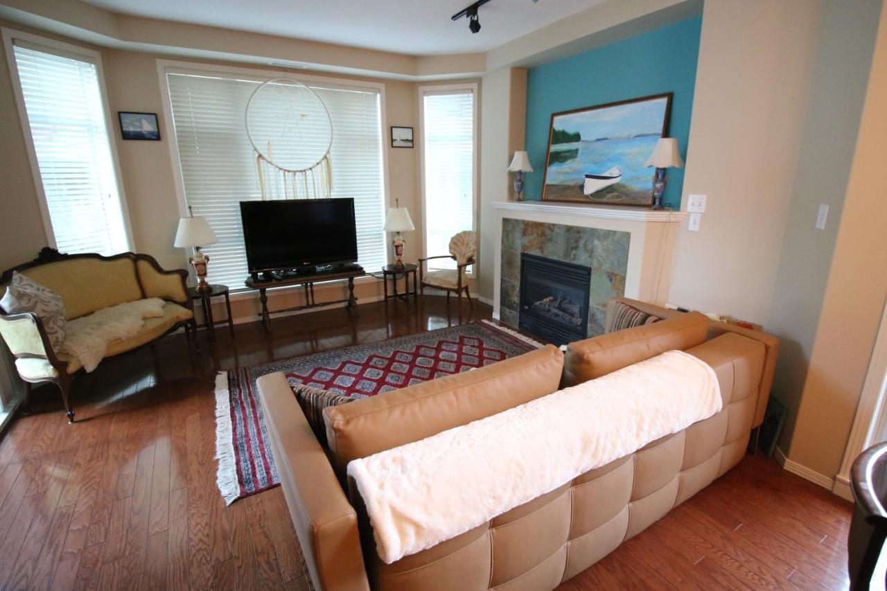 Sunset Waterfront Resort By Discover Kelowna Resort Accommodations Extérieur photo