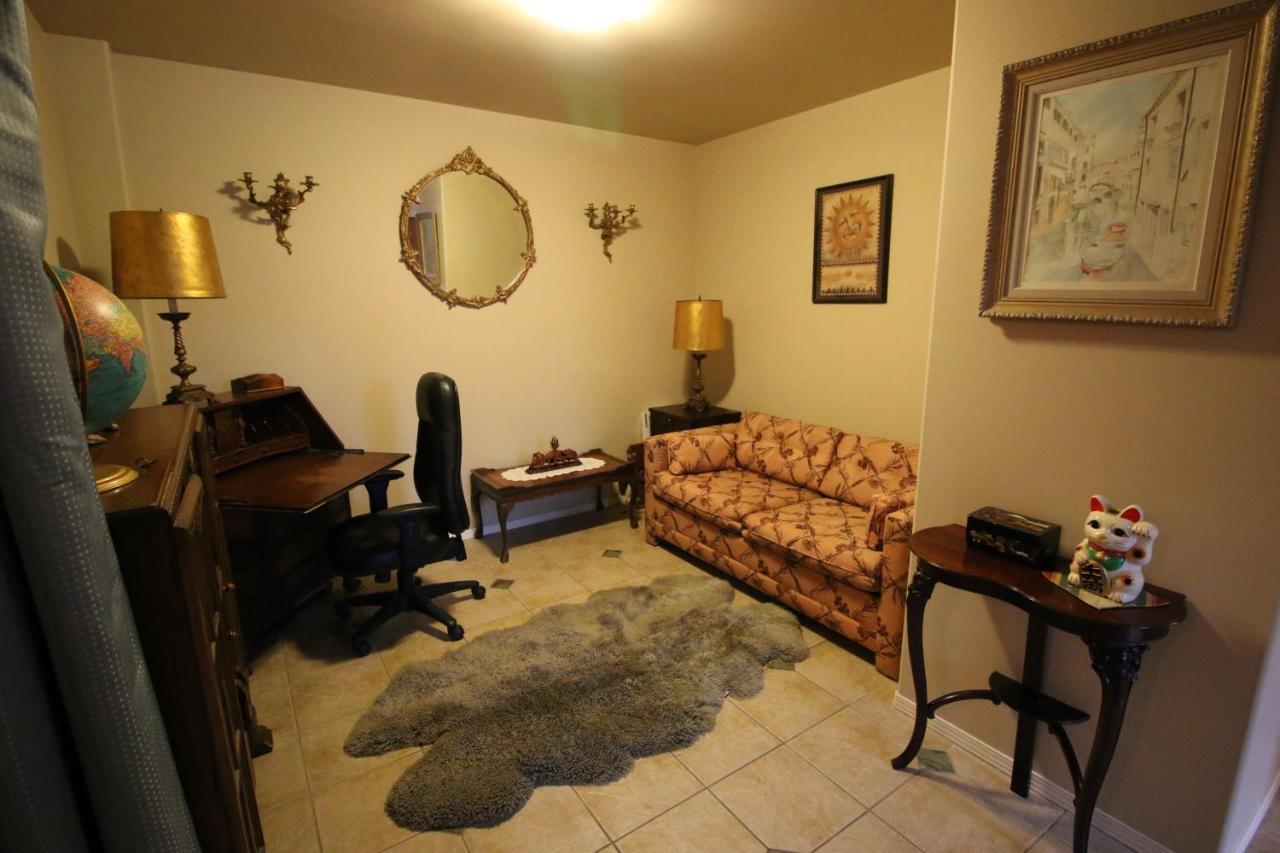Sunset Waterfront Resort By Discover Kelowna Resort Accommodations Extérieur photo