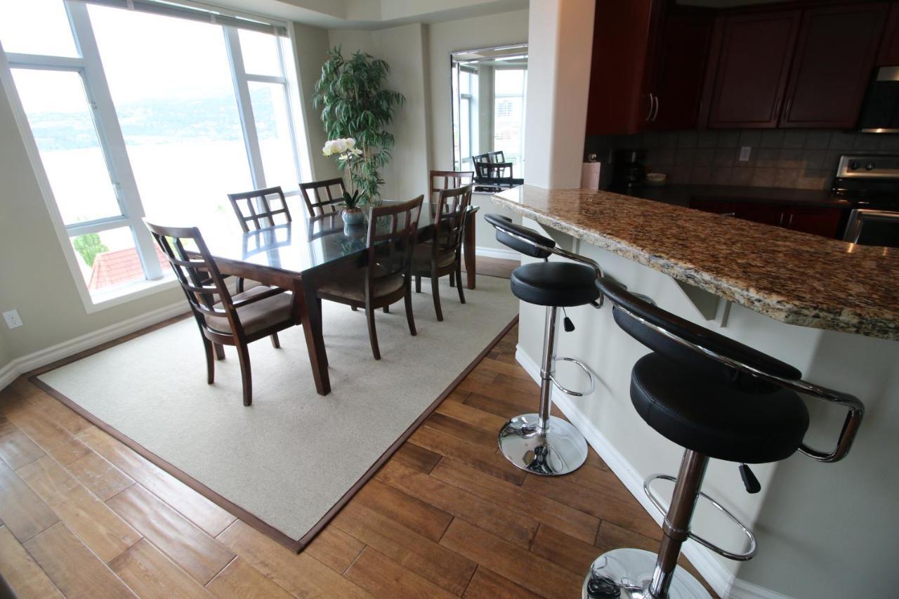 Sunset Waterfront Resort By Discover Kelowna Resort Accommodations Extérieur photo