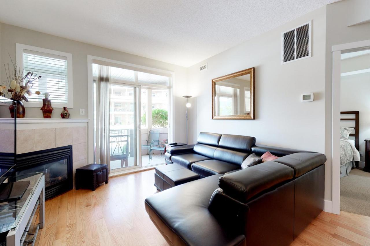 Sunset Waterfront Resort By Discover Kelowna Resort Accommodations Extérieur photo