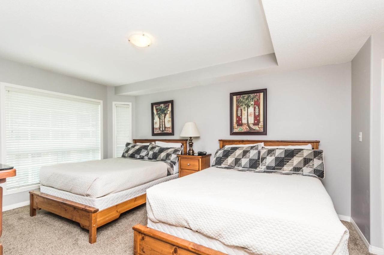 Sunset Waterfront Resort By Discover Kelowna Resort Accommodations Extérieur photo