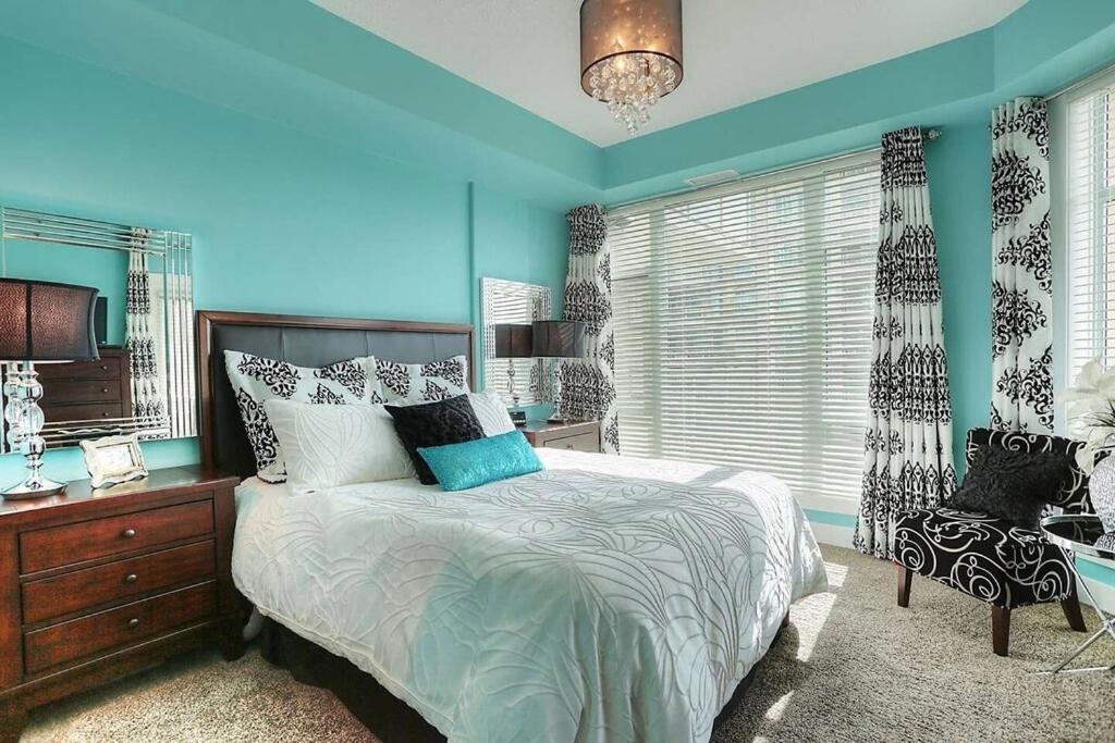 Sunset Waterfront Resort By Discover Kelowna Resort Accommodations Extérieur photo