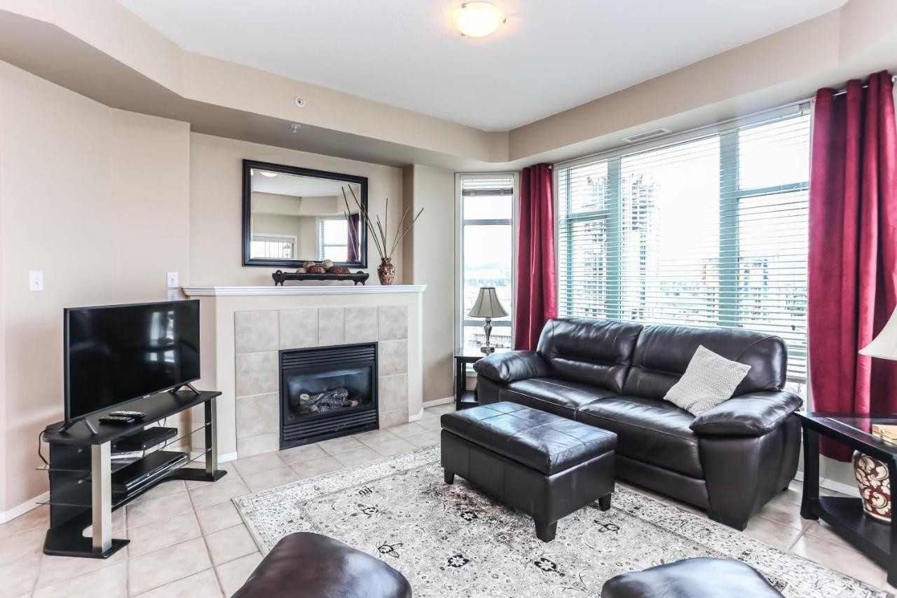 Sunset Waterfront Resort By Discover Kelowna Resort Accommodations Extérieur photo
