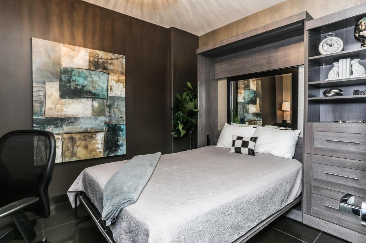 Sunset Waterfront Resort By Discover Kelowna Resort Accommodations Extérieur photo