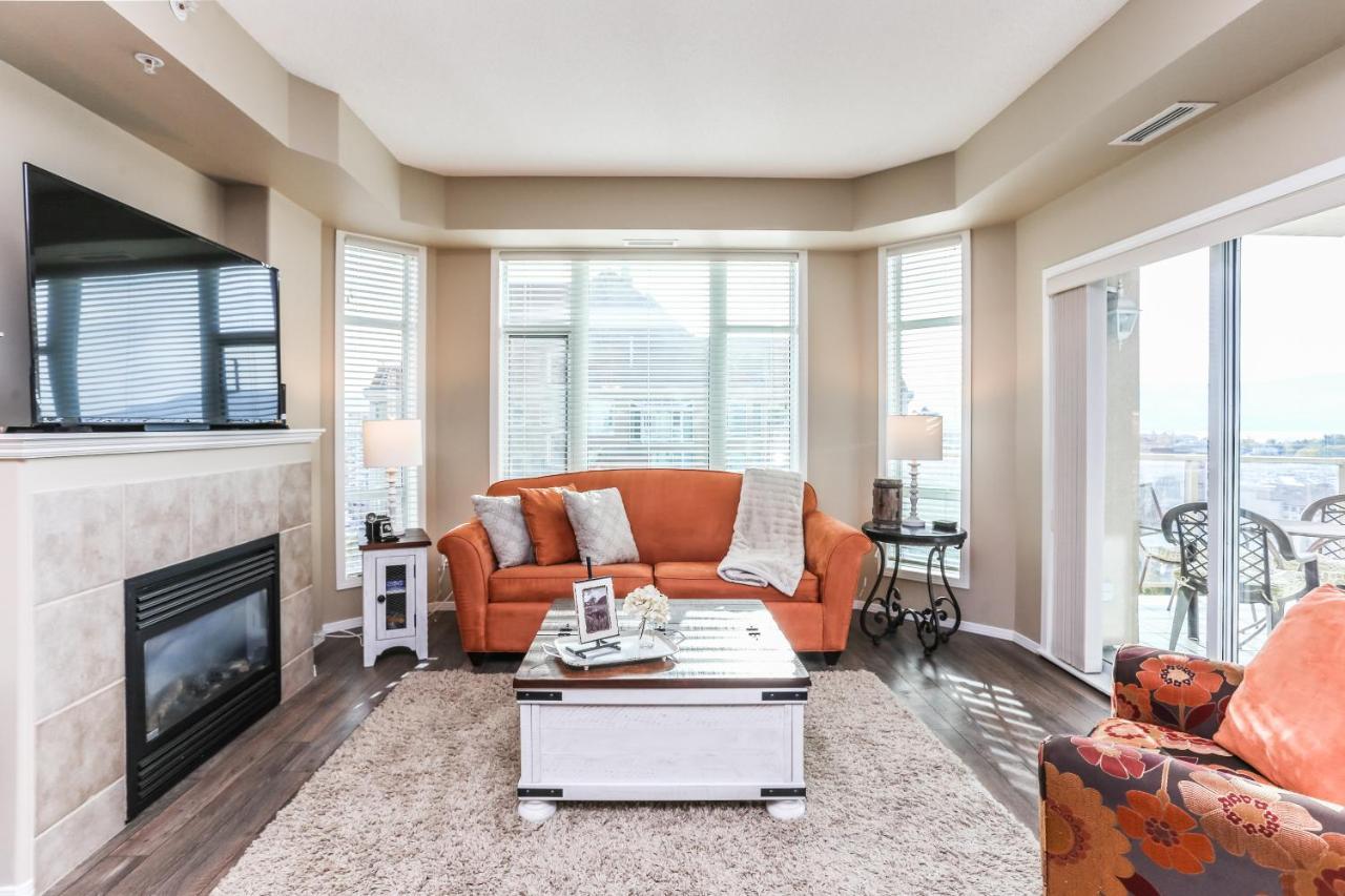 Sunset Waterfront Resort By Discover Kelowna Resort Accommodations Extérieur photo