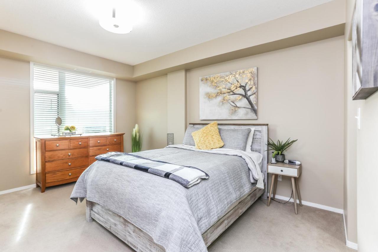 Sunset Waterfront Resort By Discover Kelowna Resort Accommodations Extérieur photo