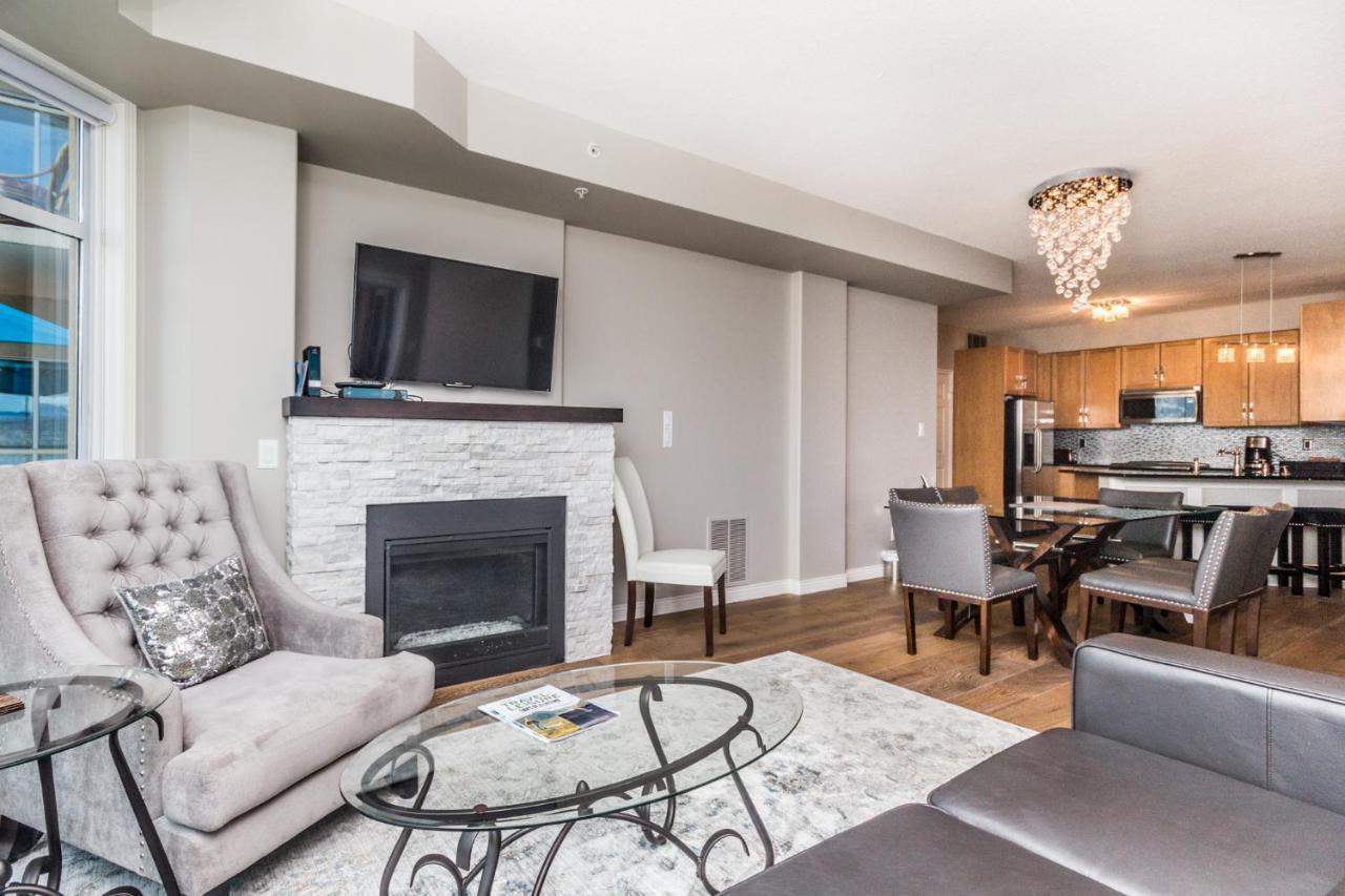 Sunset Waterfront Resort By Discover Kelowna Resort Accommodations Extérieur photo