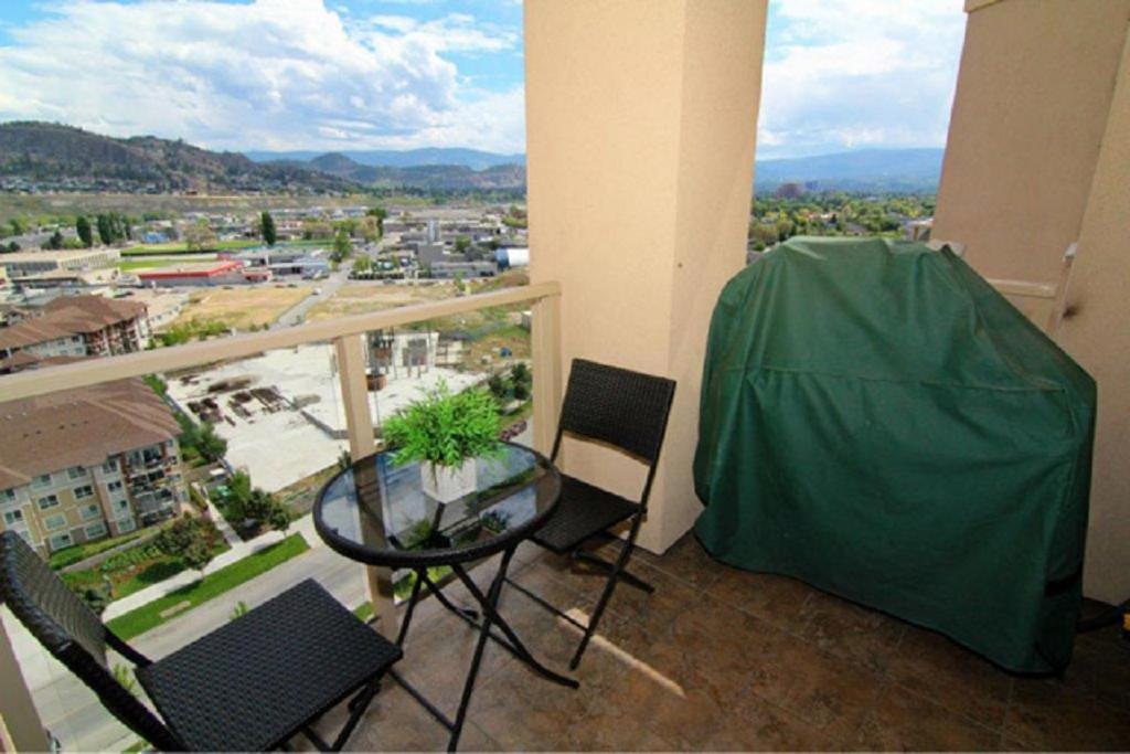 Sunset Waterfront Resort By Discover Kelowna Resort Accommodations Extérieur photo