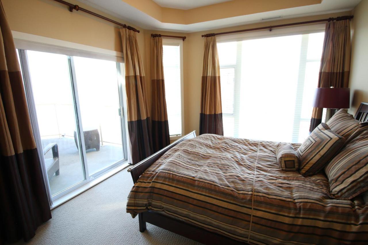 Sunset Waterfront Resort By Discover Kelowna Resort Accommodations Extérieur photo