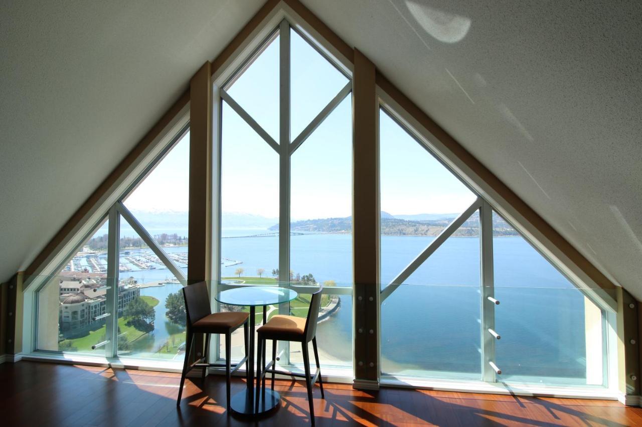 Sunset Waterfront Resort By Discover Kelowna Resort Accommodations Extérieur photo