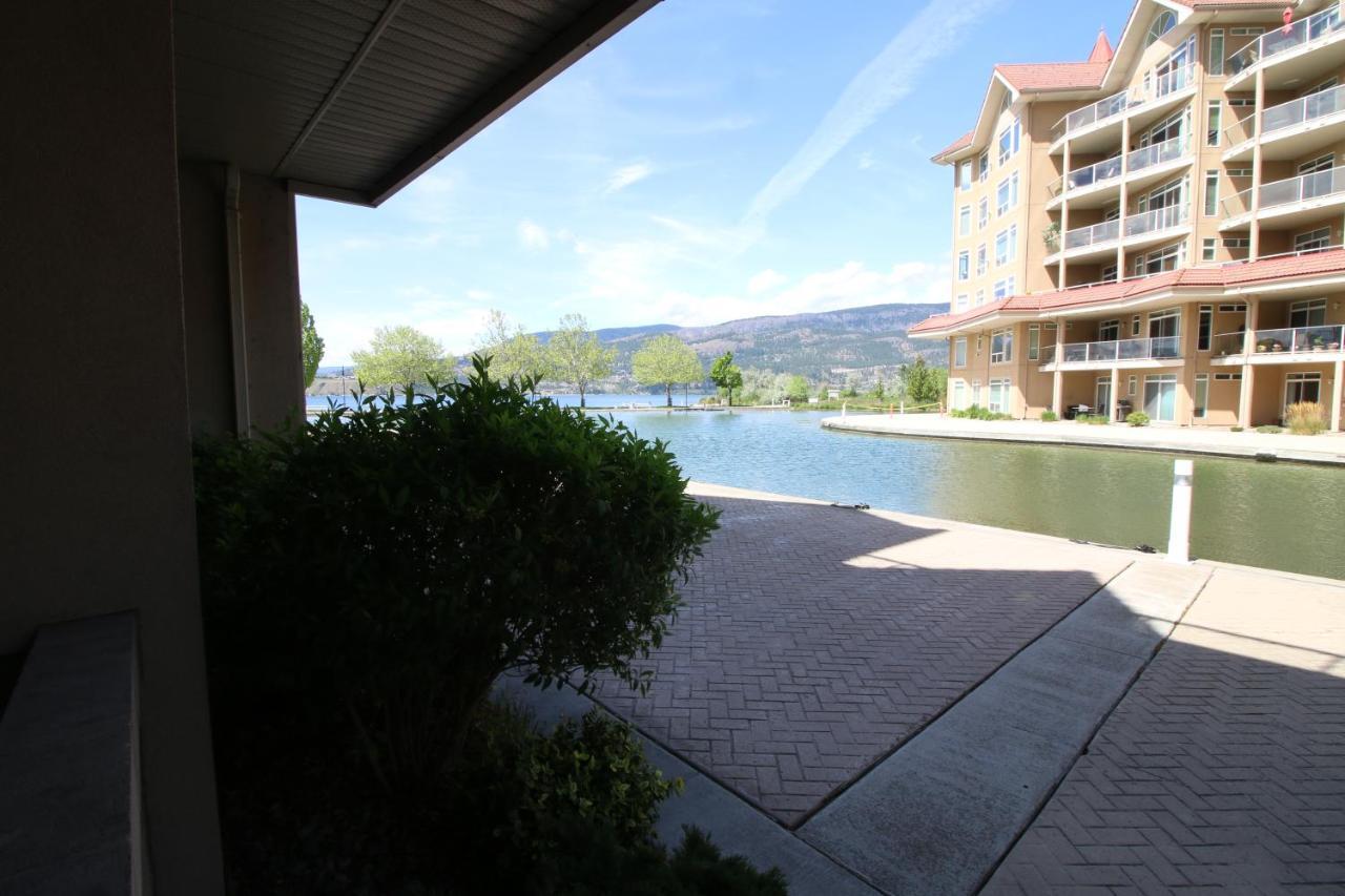 Sunset Waterfront Resort By Discover Kelowna Resort Accommodations Extérieur photo