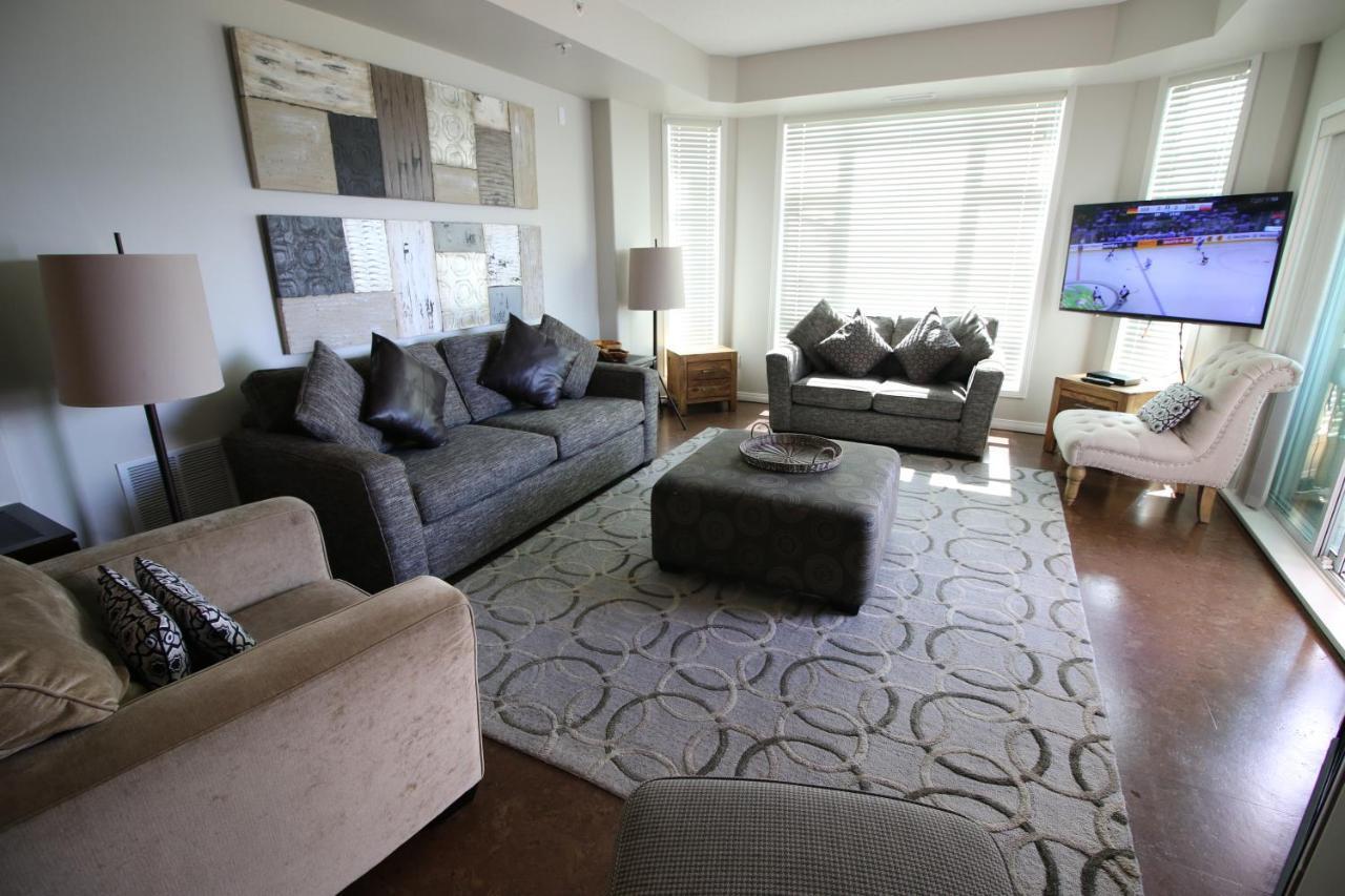Sunset Waterfront Resort By Discover Kelowna Resort Accommodations Extérieur photo
